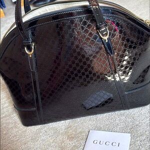Gucci Women's Glossy Black Shoulder Bag